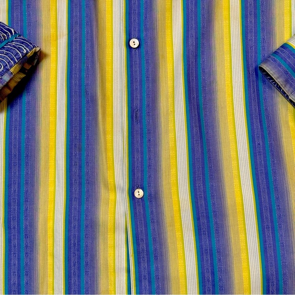 Robert Graham long sleeved button up - Picture 2 of 9